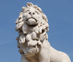 Lion statue in front of Westminster