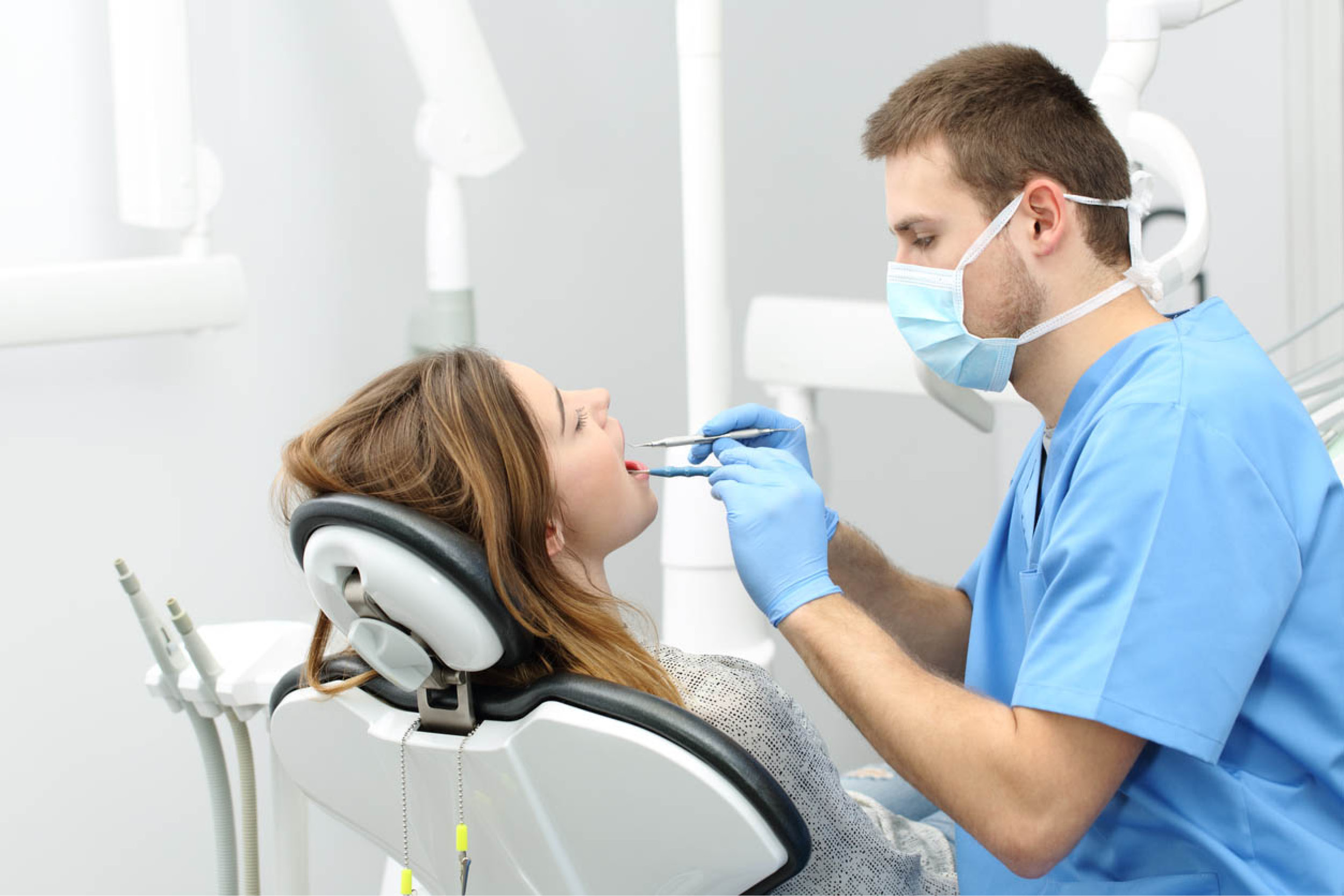  what does a dentist earn uk