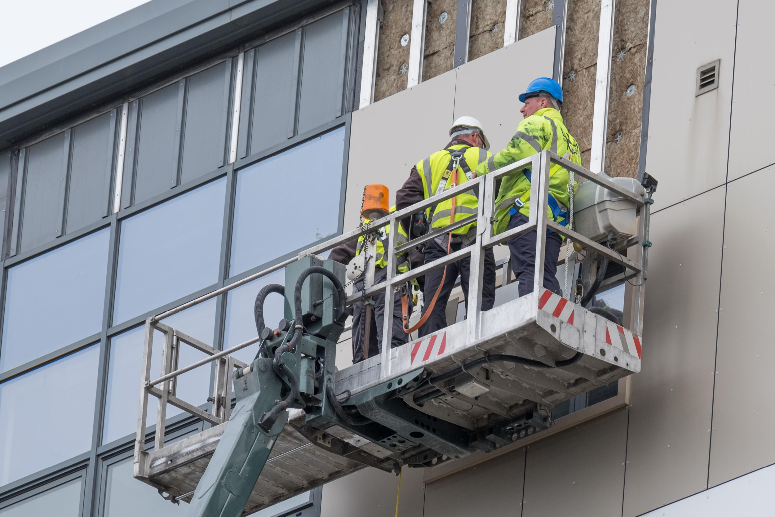 Investigation into remediating dangerous cladding on highrise